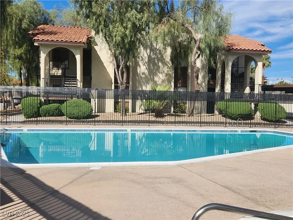 Photo of Listing #2726485