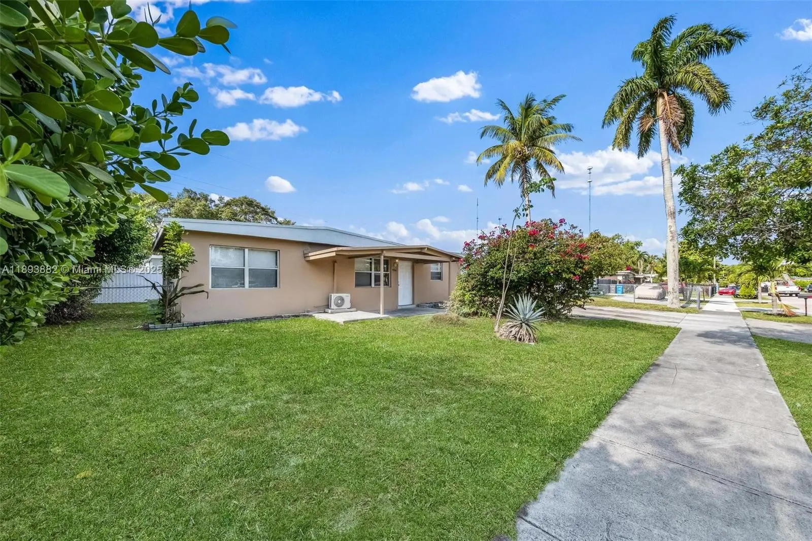 Photo of Listing #A11893882