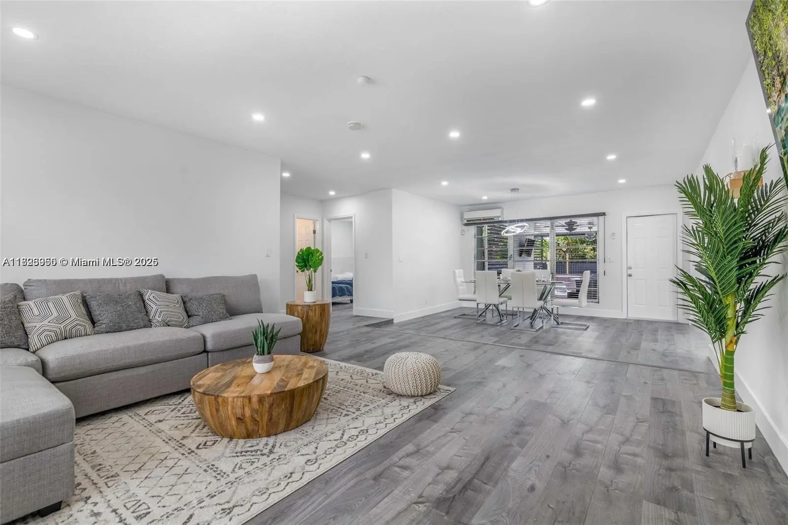 Photo of Listing #A11893950