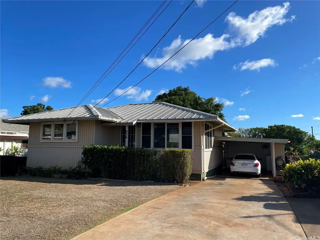956 Puu Kula Drive, Pearl City