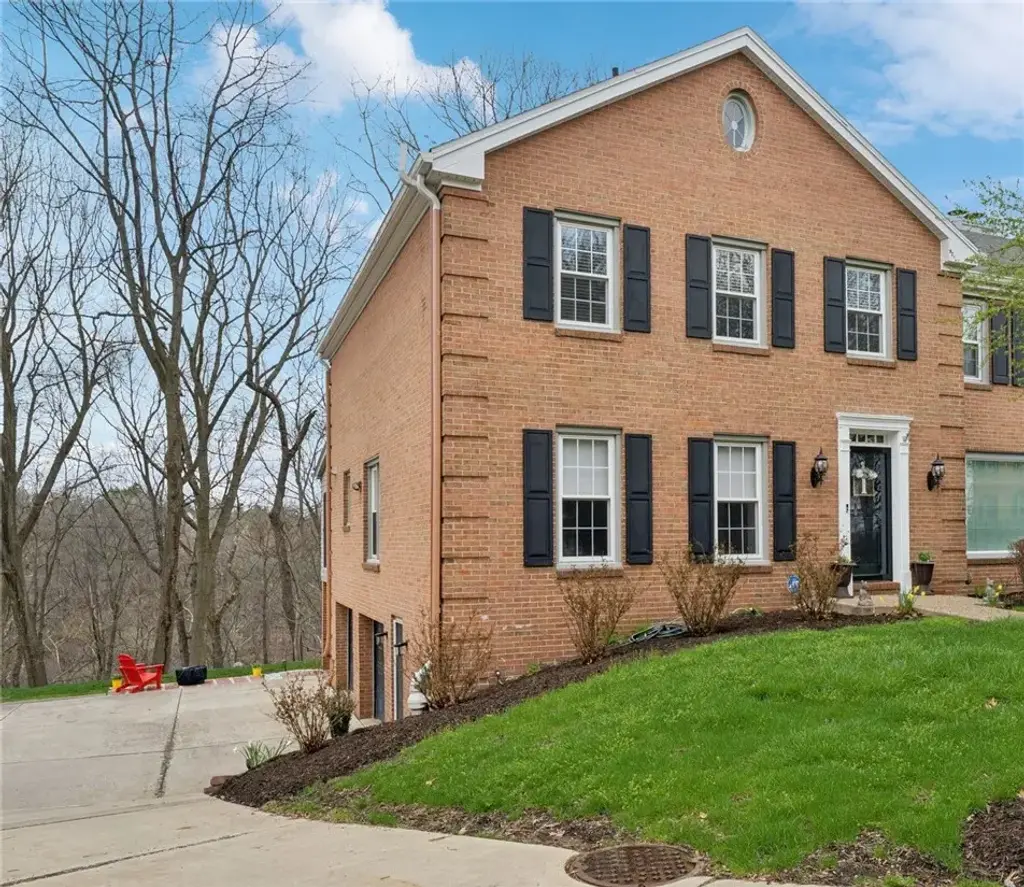 305 Butternut Court , Harmar