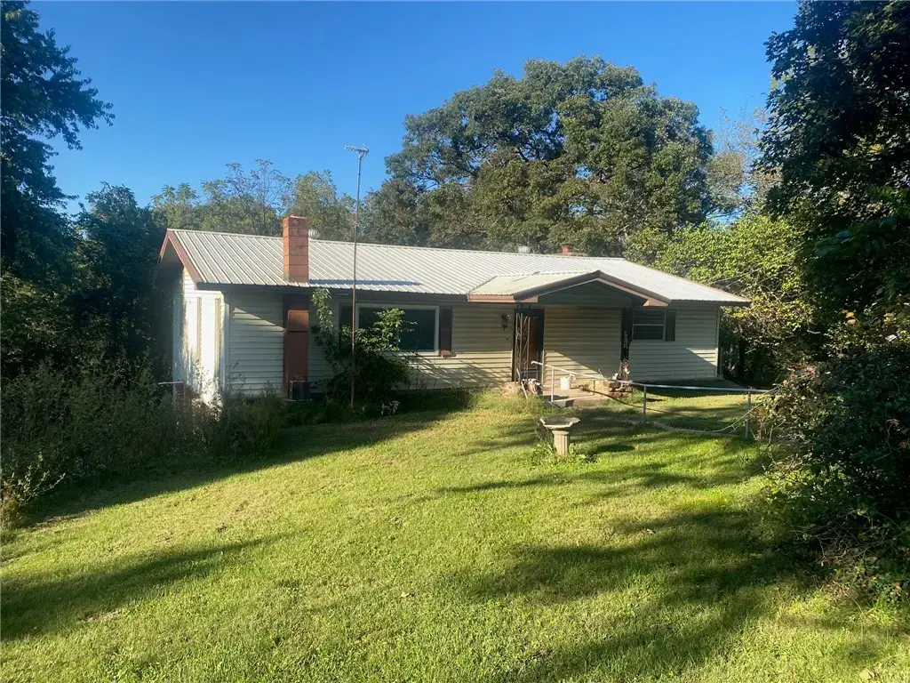 27418 Farm Road 1090, Seligman
