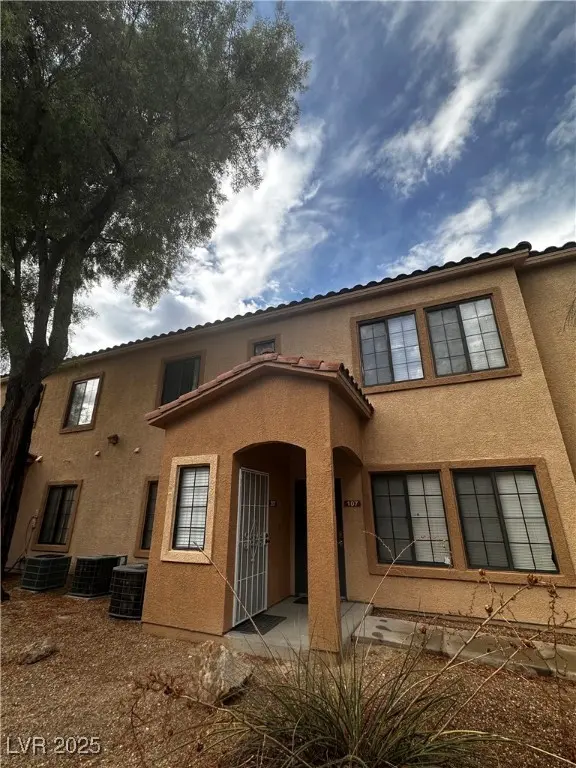 Photo of Listing #2725104