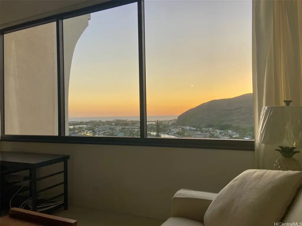 555 Hahaione Street # 12d, Honolulu