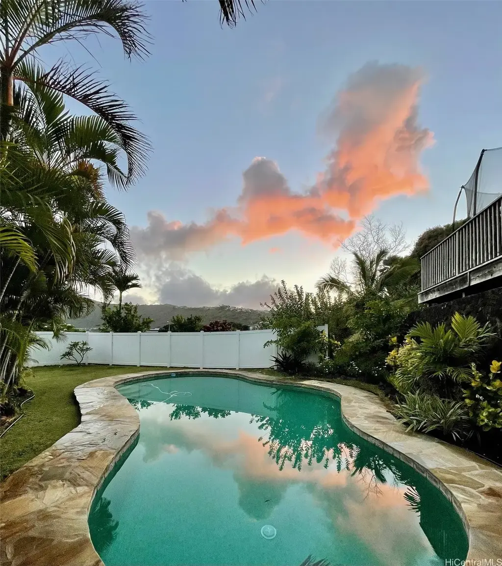 827 Kalalea Street, Honolulu