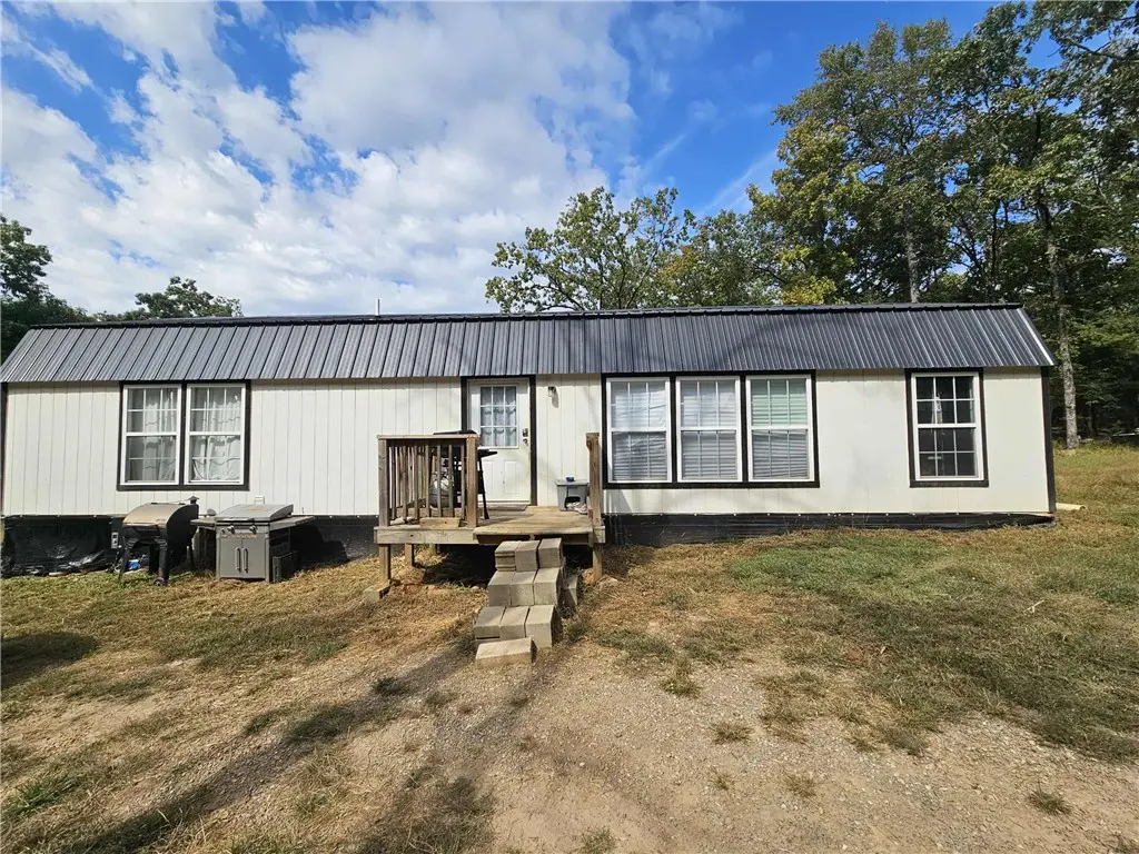 13123 Locust Mountain Road, Mountainburg