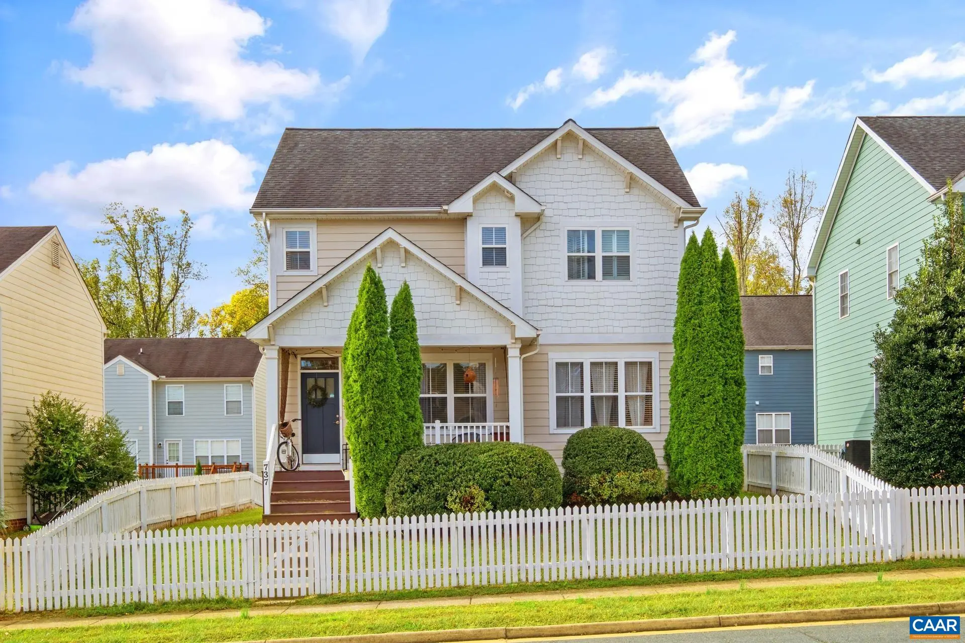 737 Country Green Rd, Charlottesville