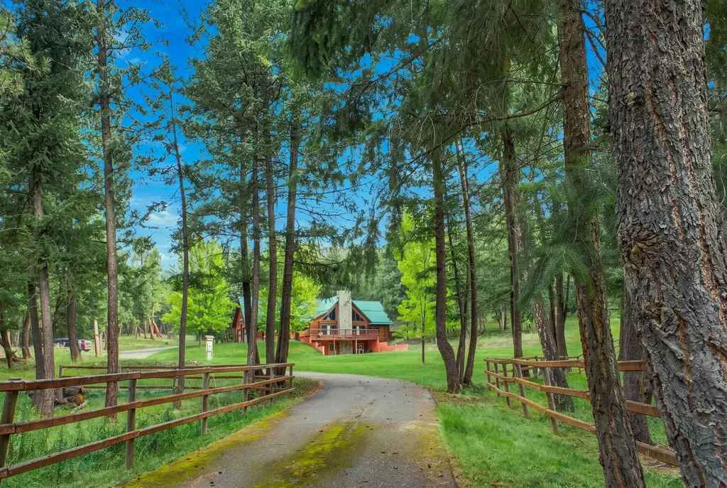 945 Truman Creek Road, Kila
