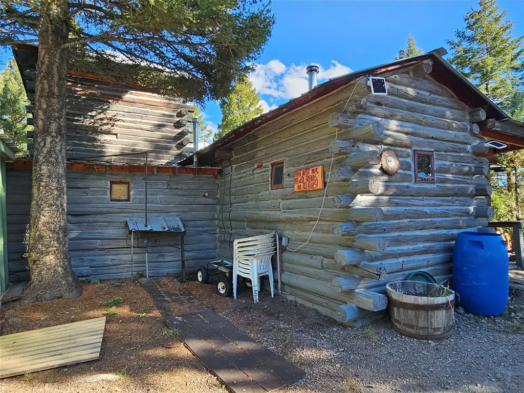 161 Powder Horn Road, Helmville
