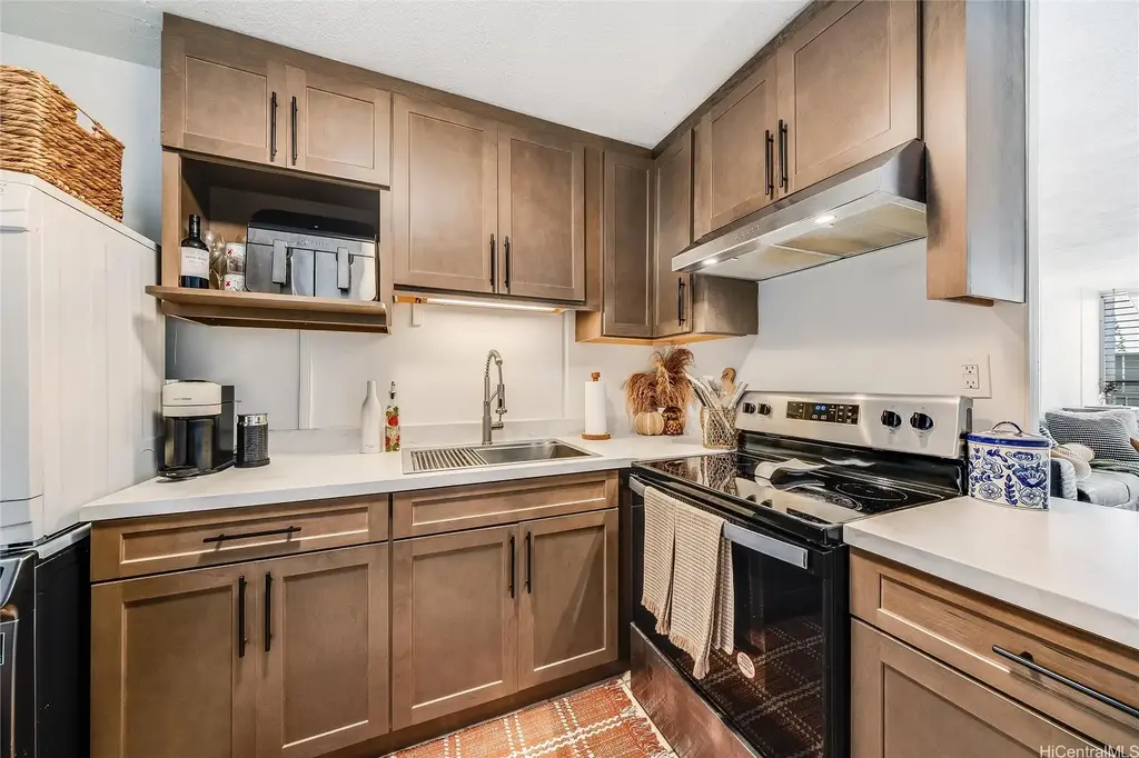 95-61 Waikalani Drive # D903, Mililani