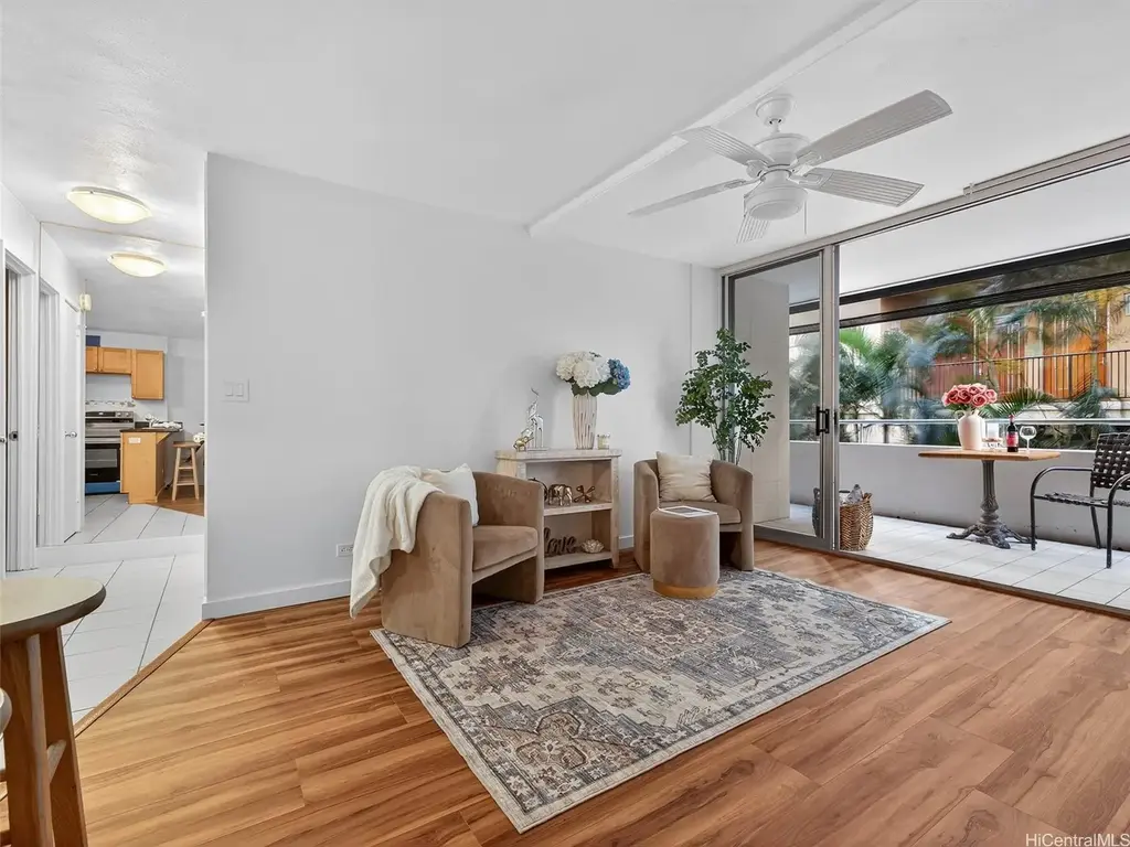 (unit #207) 430 Kaiolu Street, Honolulu