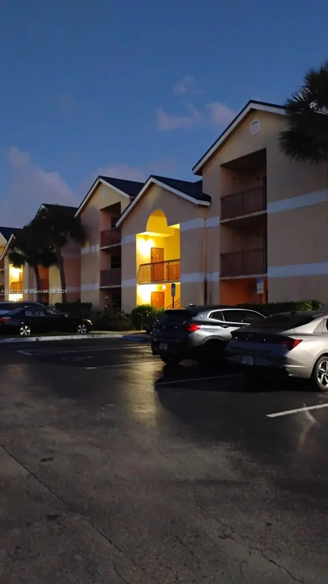 Photo of Listing #A11893101