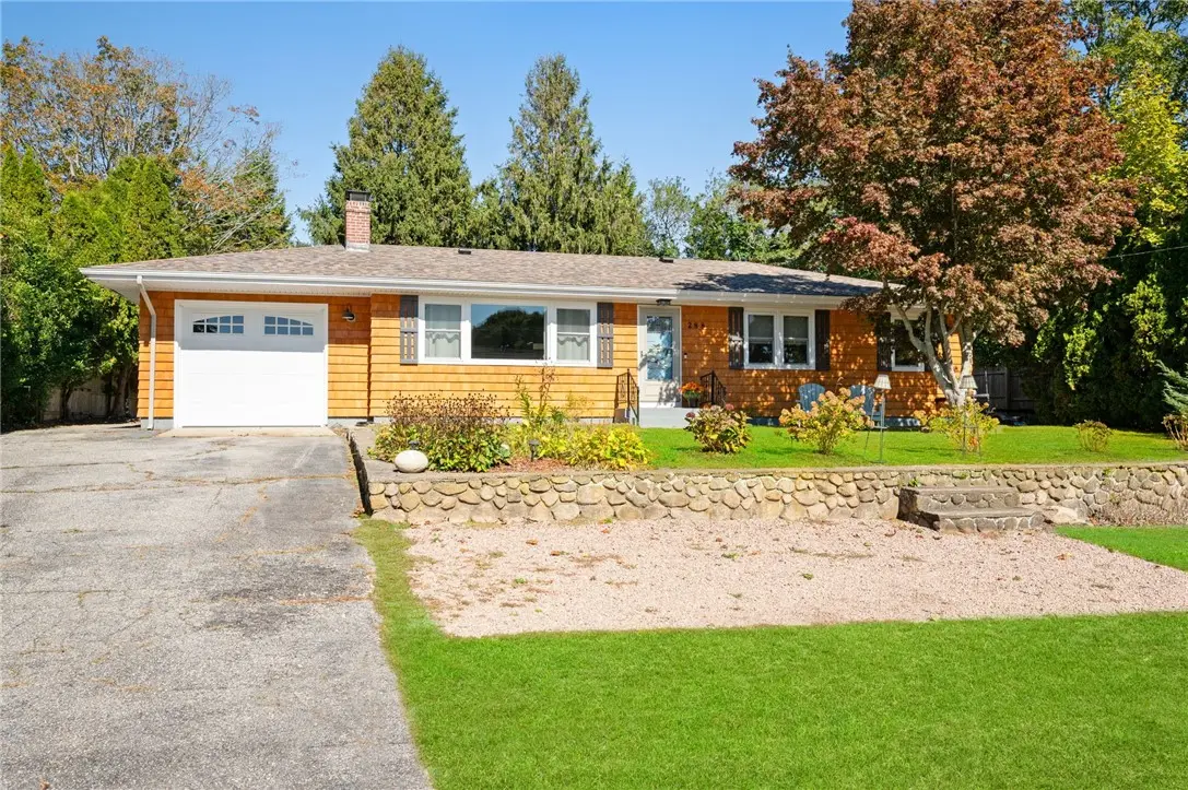 288 Shore Rd, Westerly