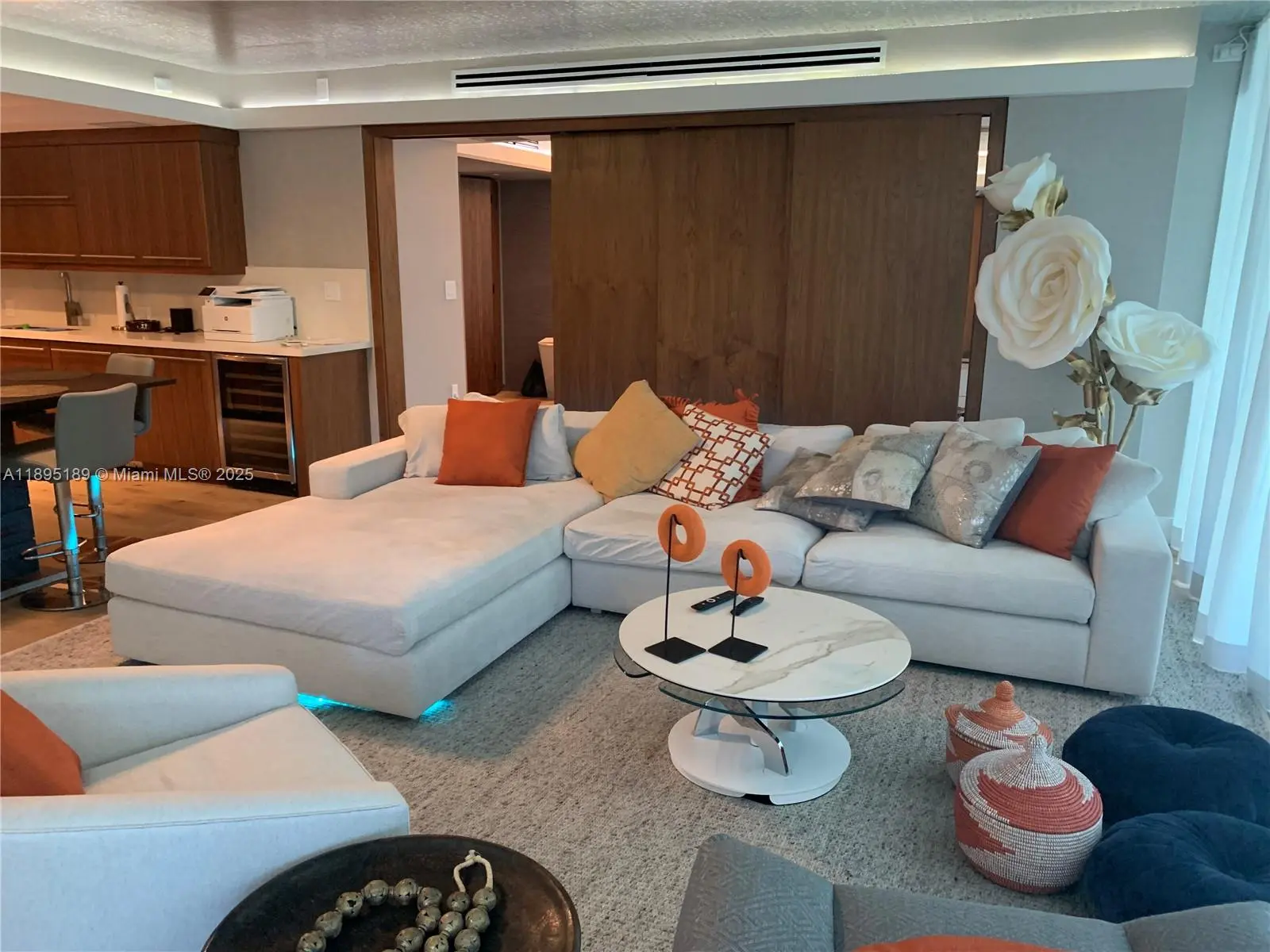 Photo of Listing #A11895189