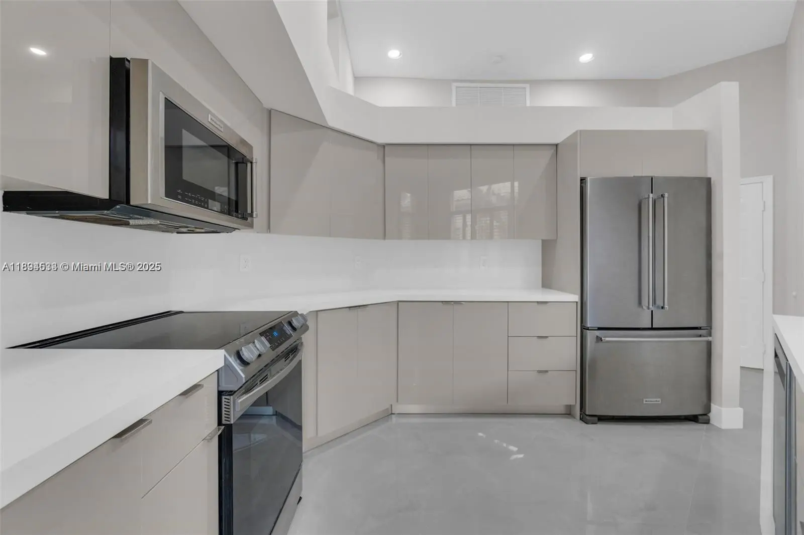 Photo of Listing #A11894533