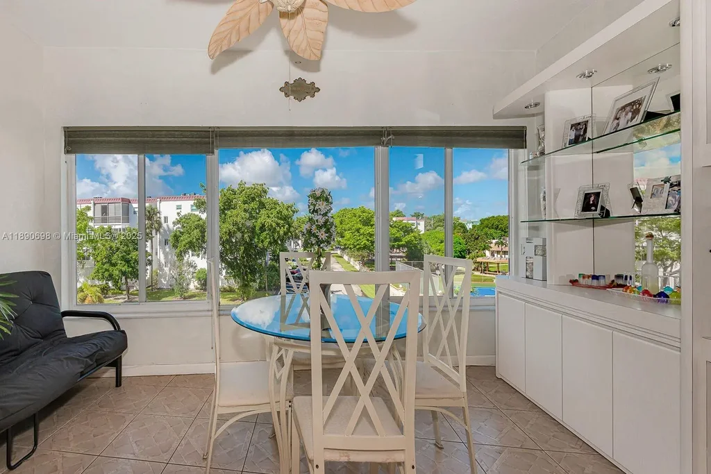 3990 Nw 42nd Ave 302, Lauderdale Lakes