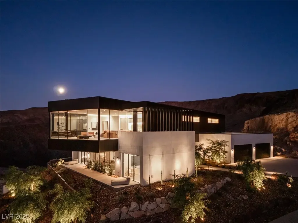 Photo of Listing #2726371