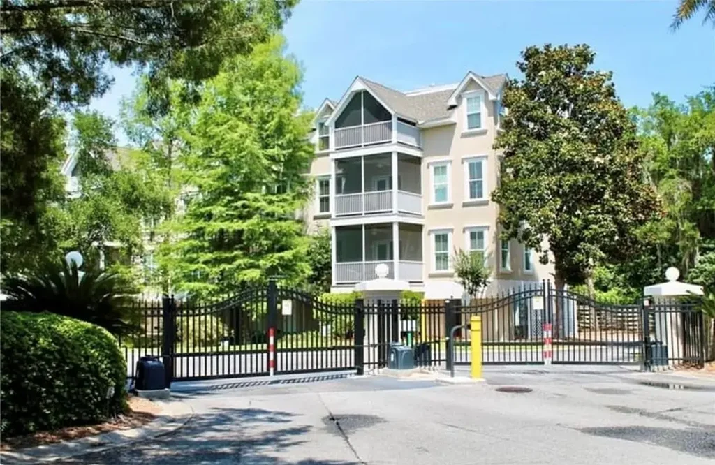 109 Shady Brook Circle 301, St Simons Island