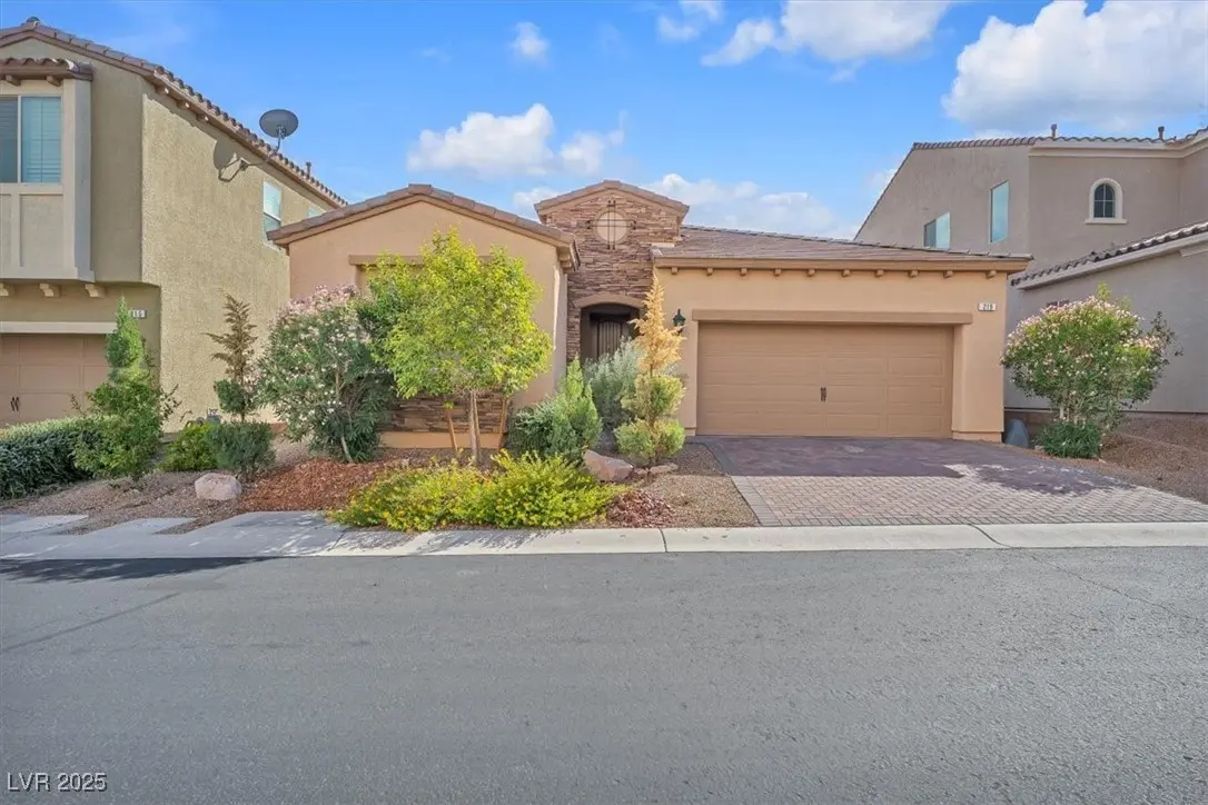 Photo of Listing #2727243