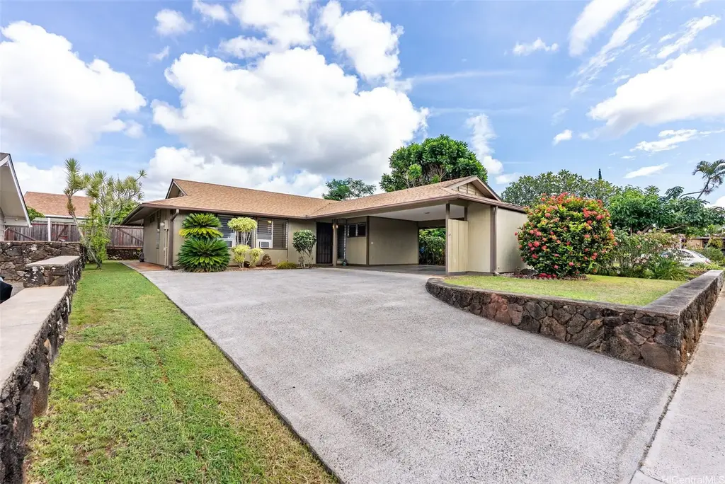 95-629 Hinalii Street, Mililani