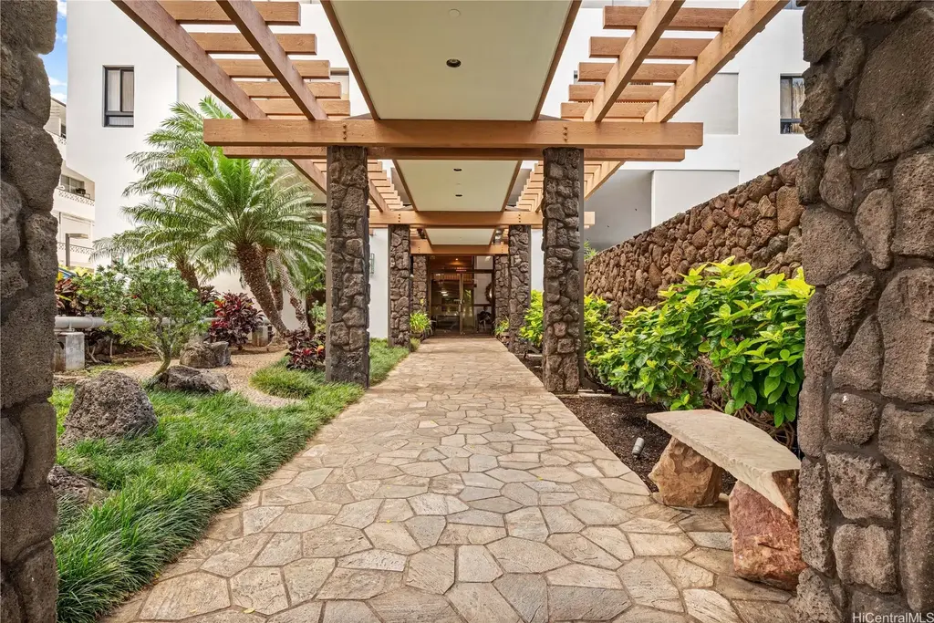 1517 Makiki Street # 504, Honolulu