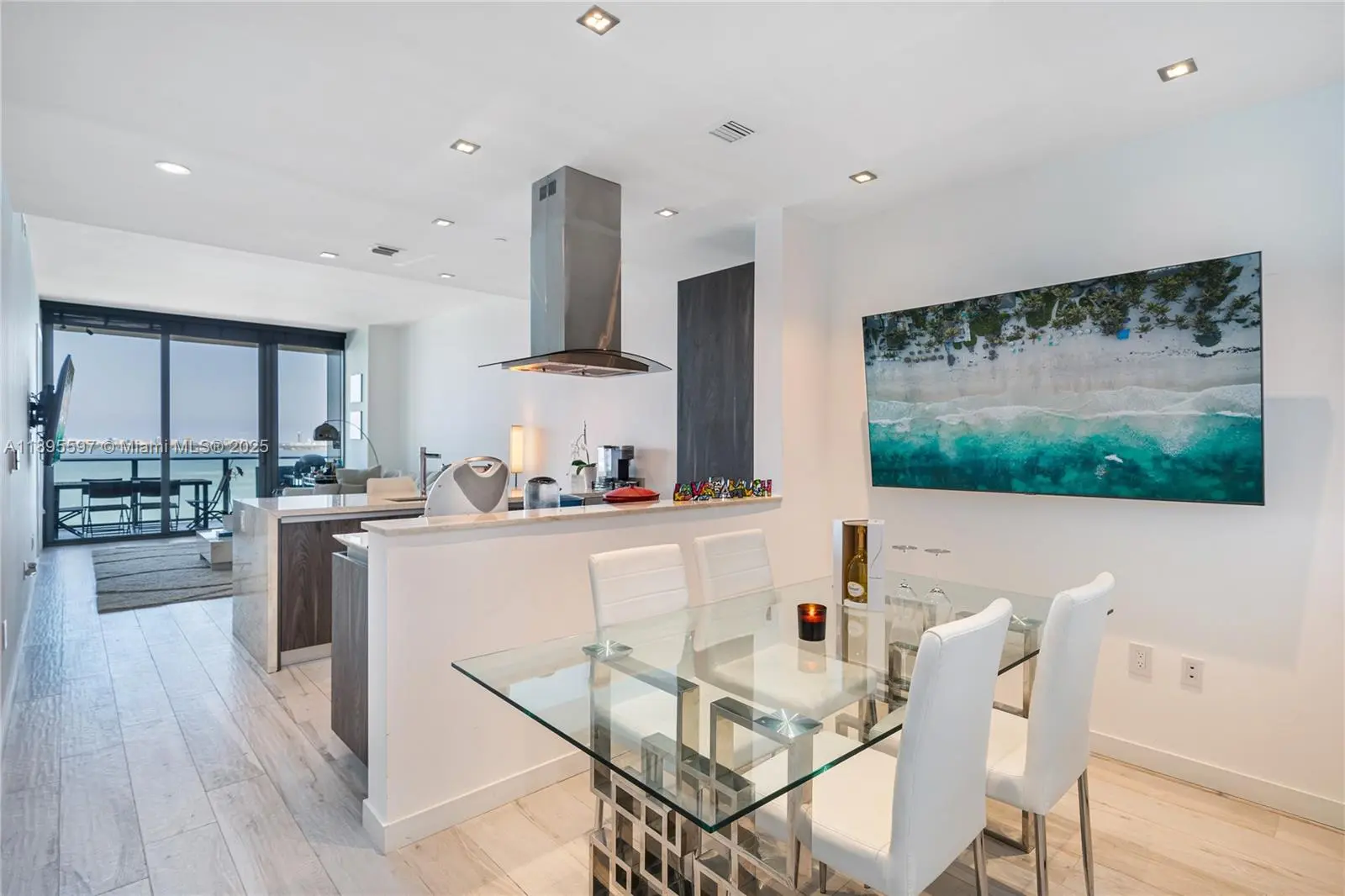 Photo of Listing #A11895597