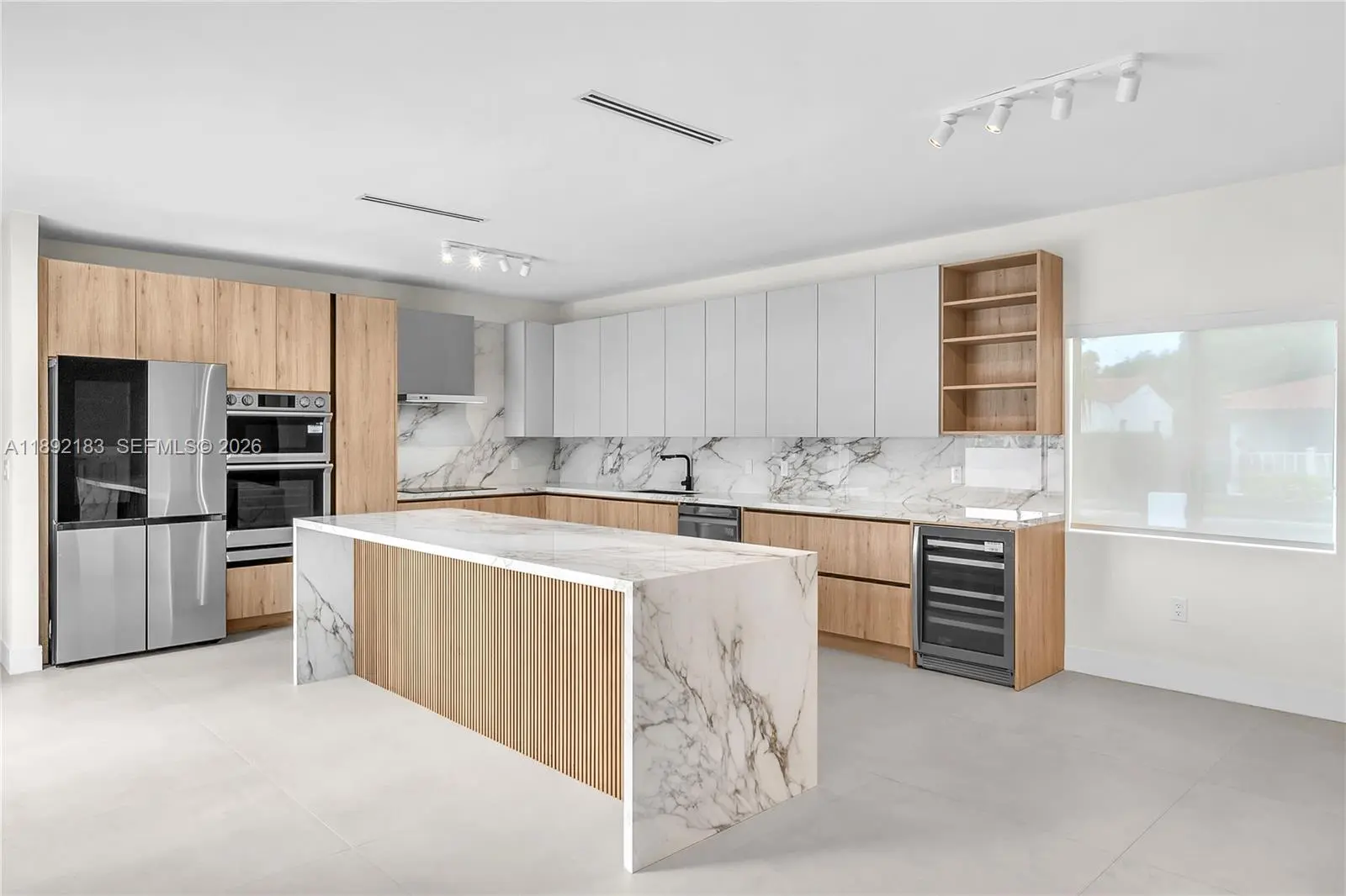 Photo of Listing #A11892183