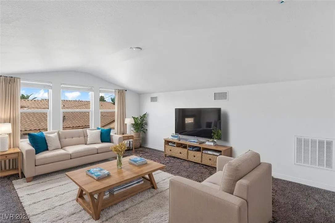 Photo of Listing #2725998