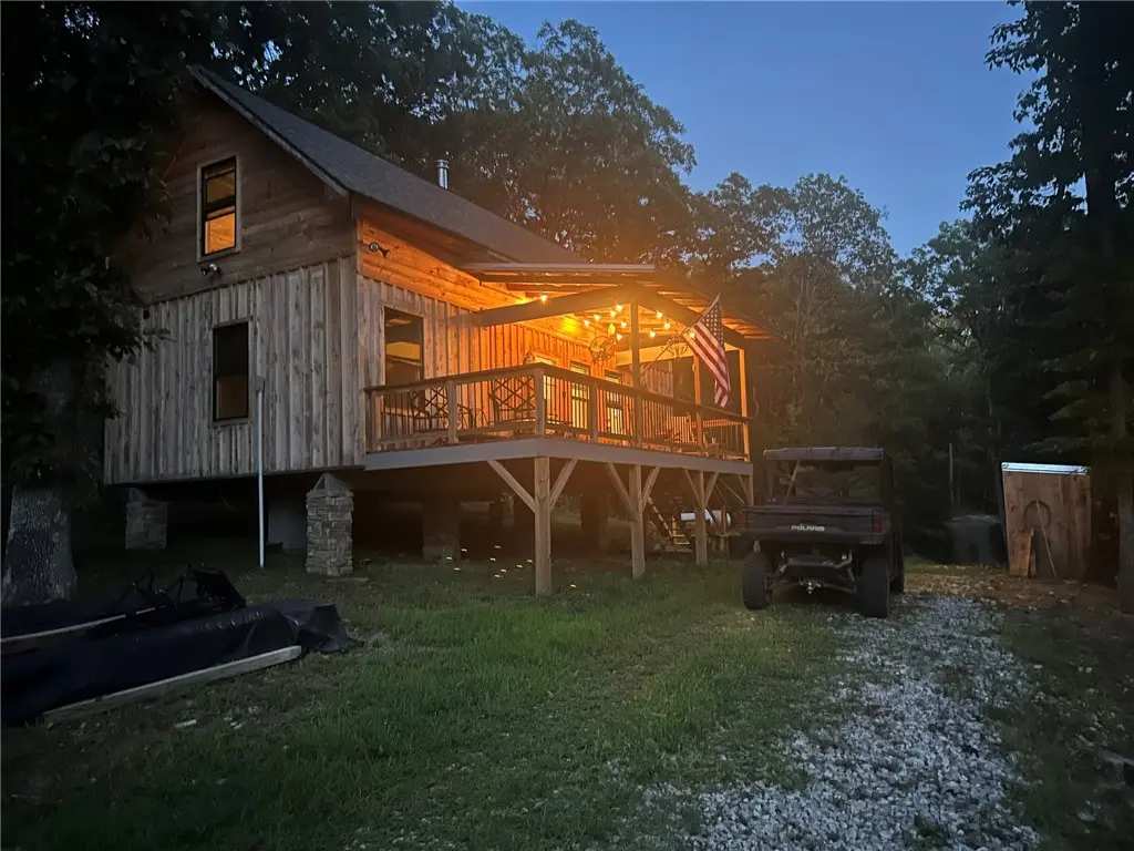 13954 Madison 3605, Kingston