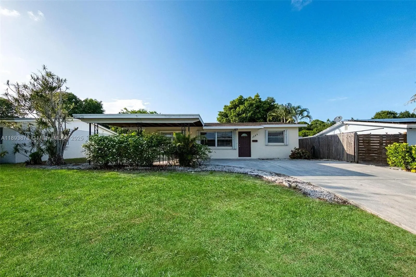 Photo of Listing #A11893878