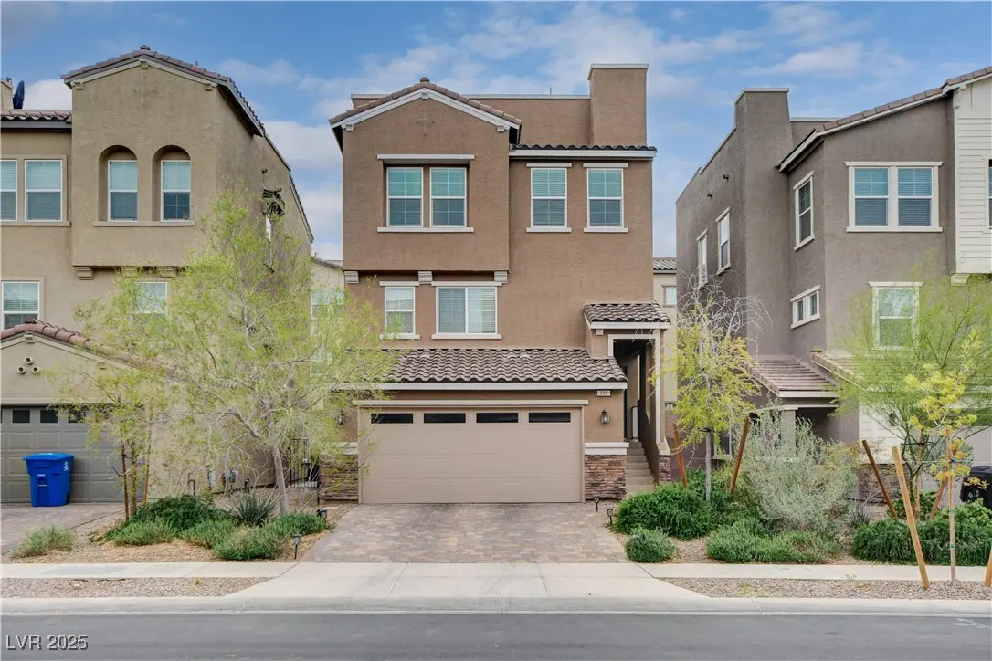 Photo of Listing #2727493