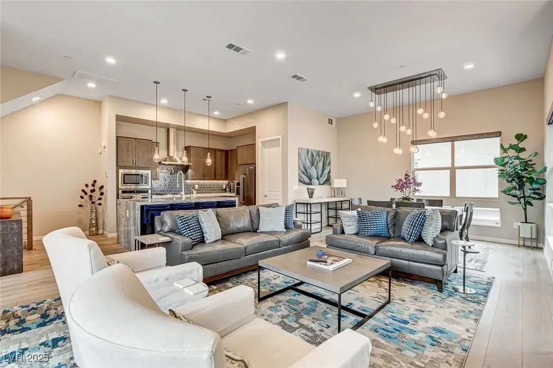 Photo of Listing #2727023