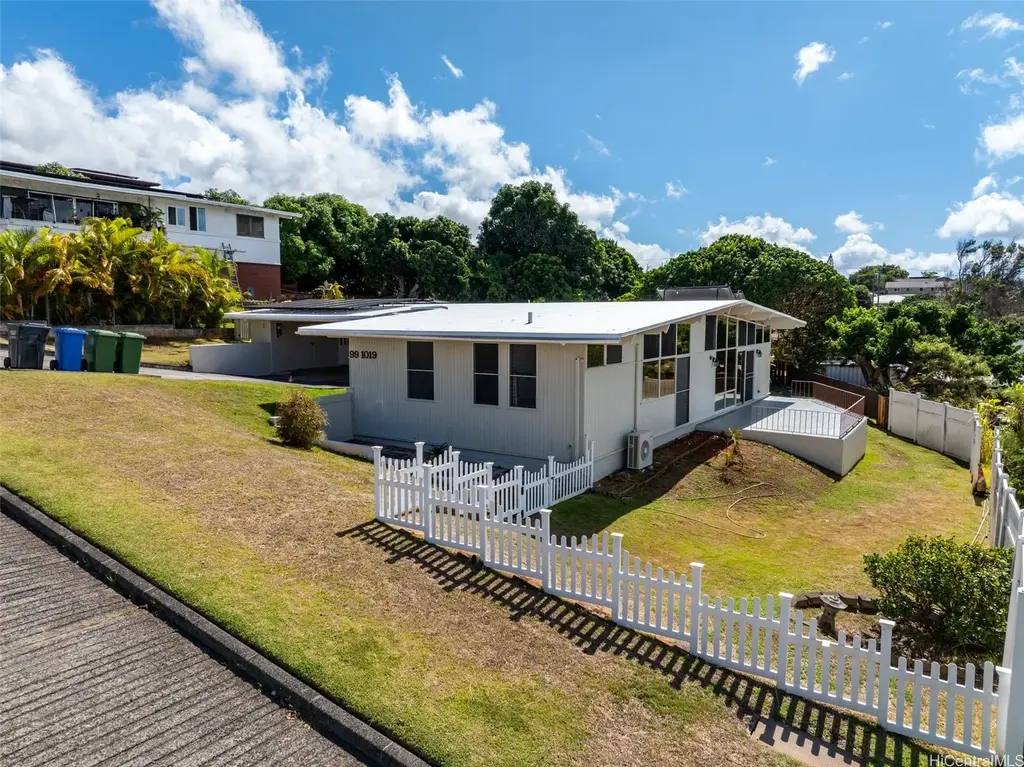 99-1019 Lauole Street, Aiea