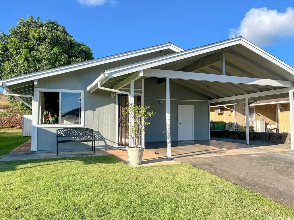 95-135 Hamumu Place, Mililani
