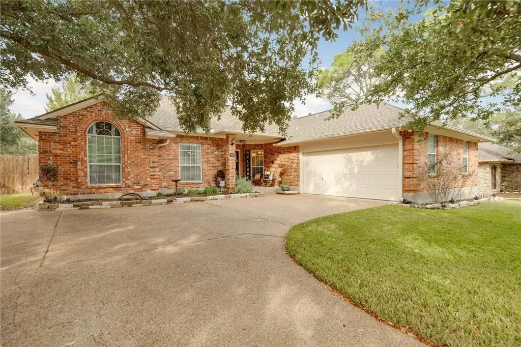 3904 Cheshire Court, Bryan