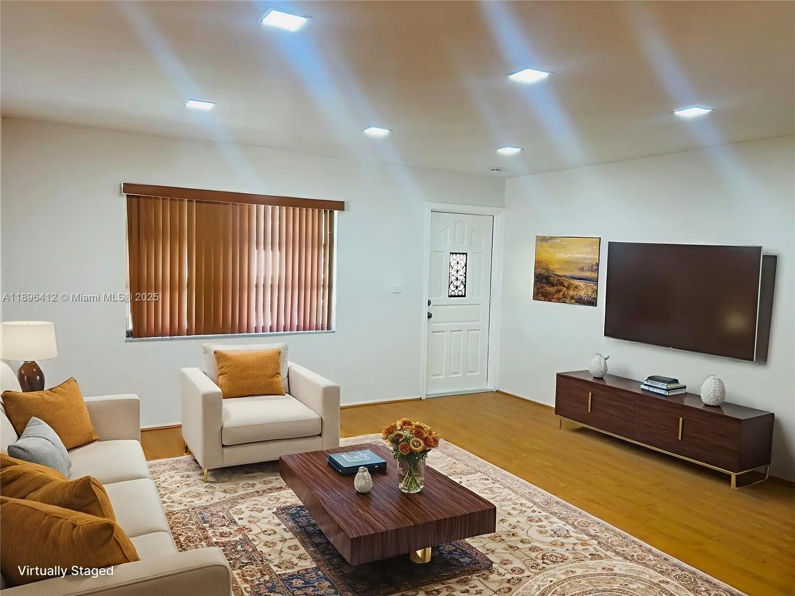 Photo of Listing #A11896412