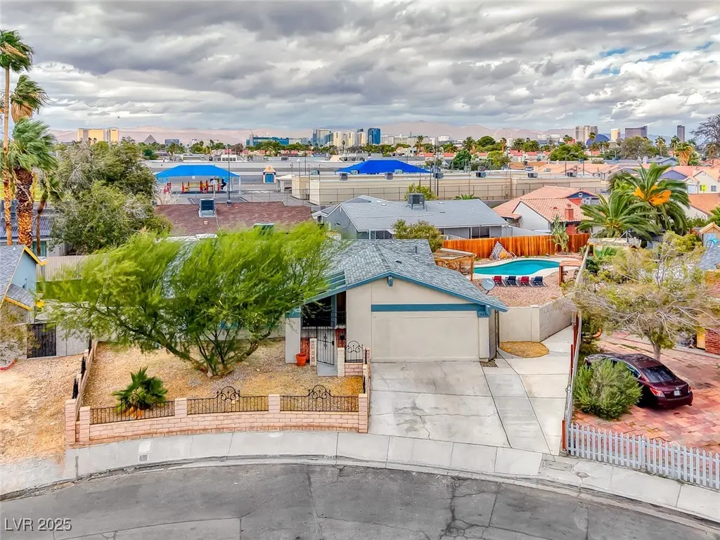 Photo of Listing #2727785