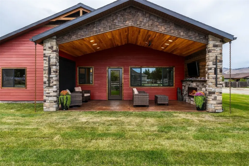 101 Sunrise Drive, Darby