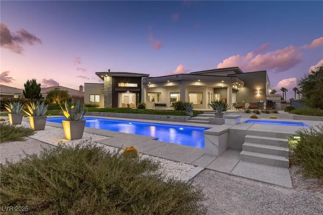 Photo of Listing #2727404