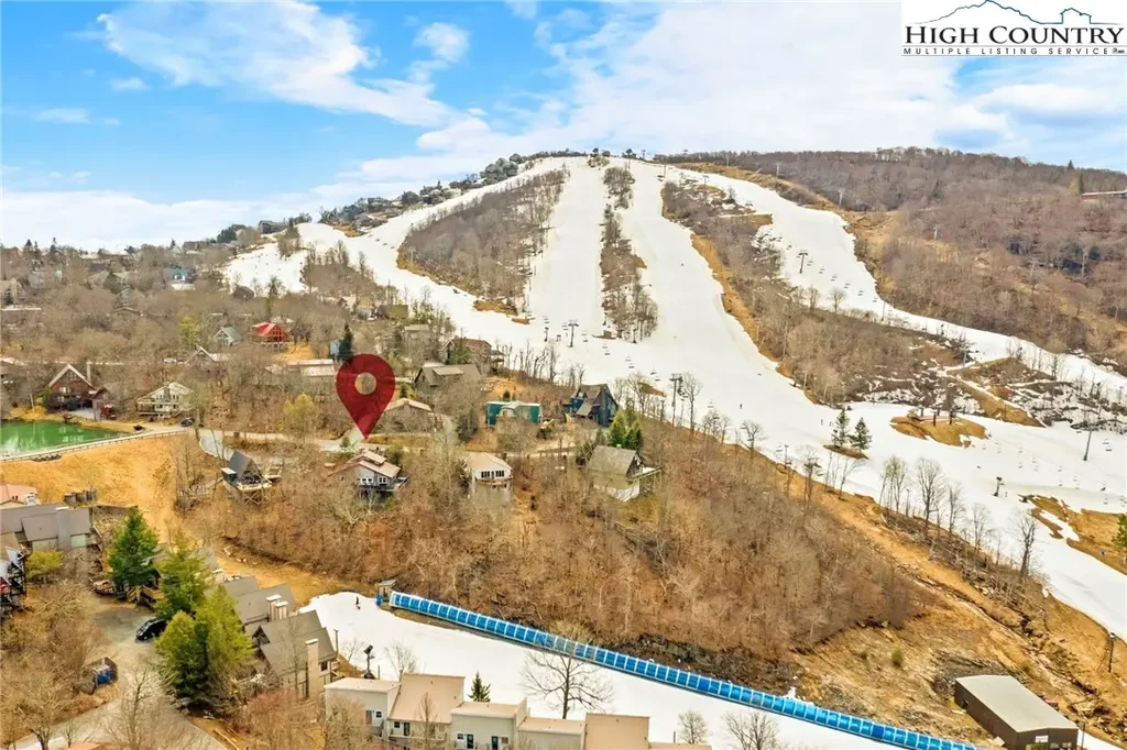 106 Kick Turn Lane, Beech Mountain