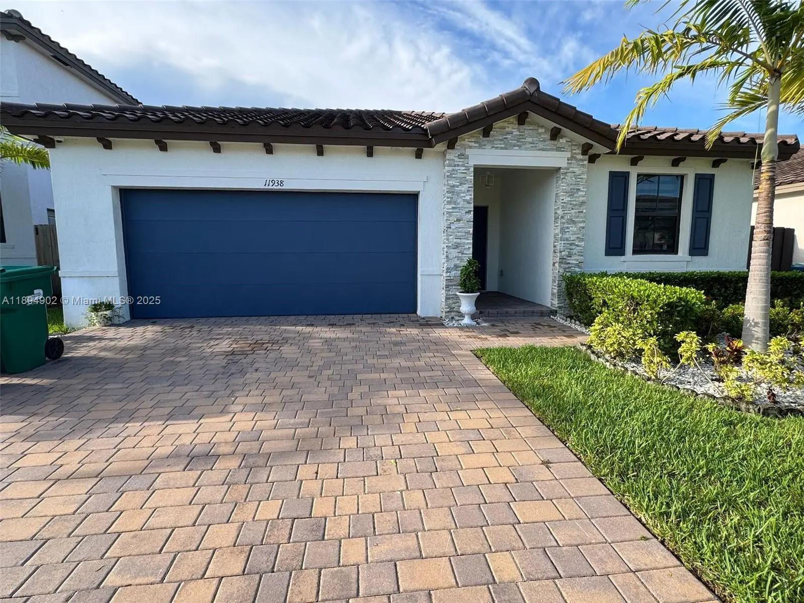 Photo of Listing #A11894902