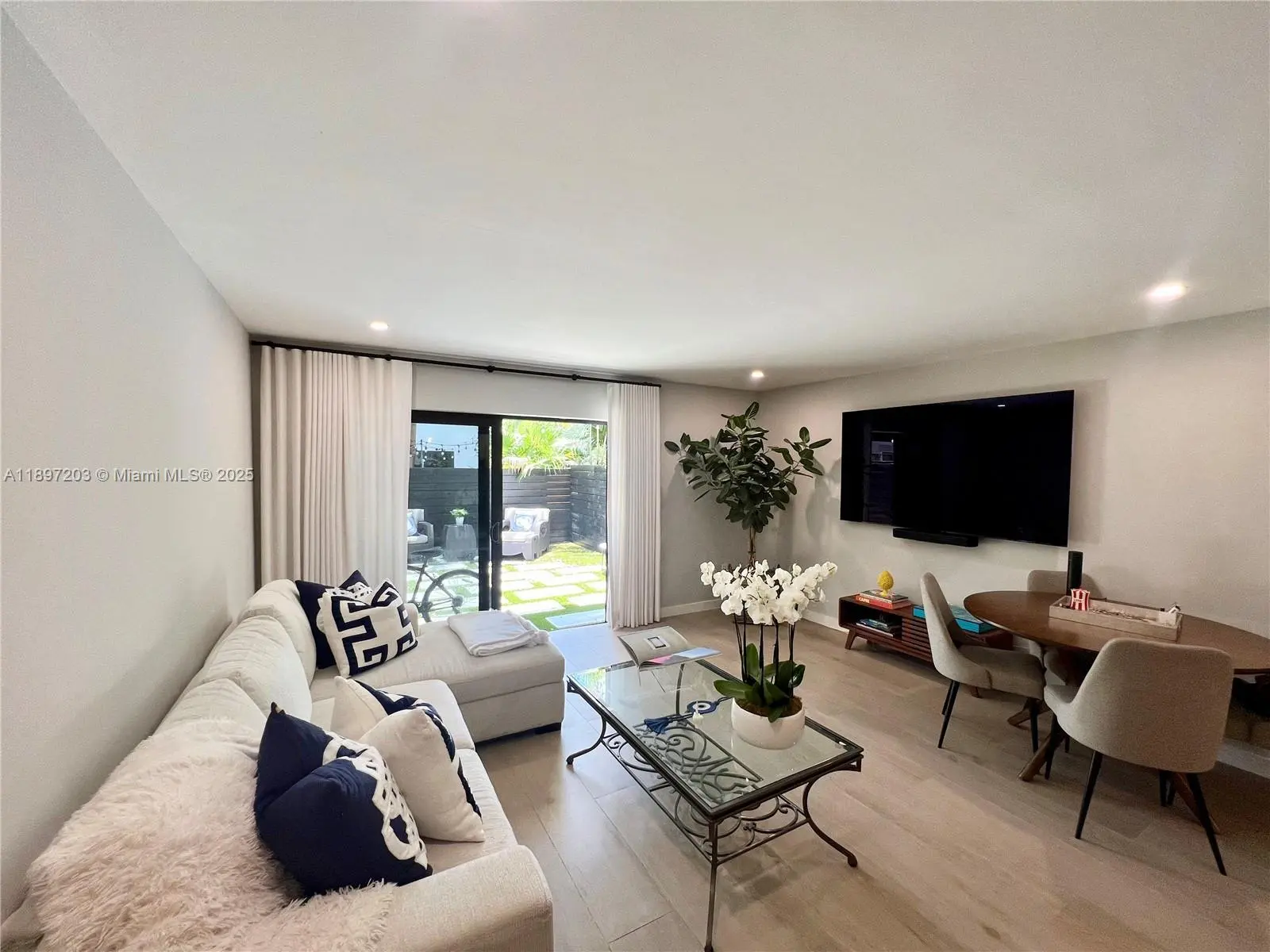 Photo of Listing #A11897203