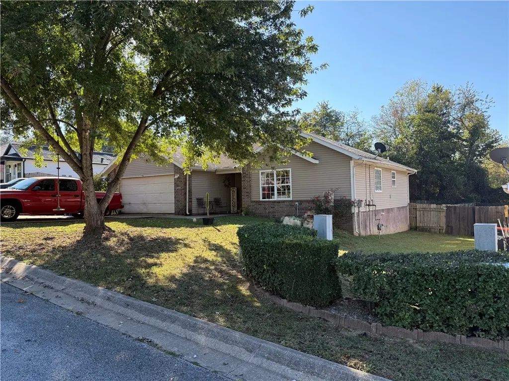 18561 & 18565 South Street, Springdale