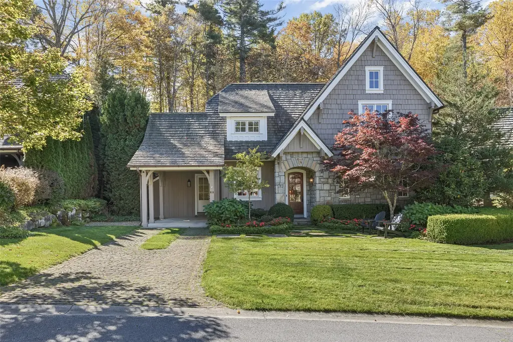 22 Old Edwards Circle, Highlands
