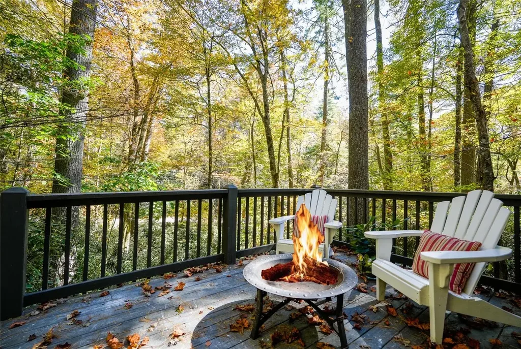 1884 Dillard Road, Highlands