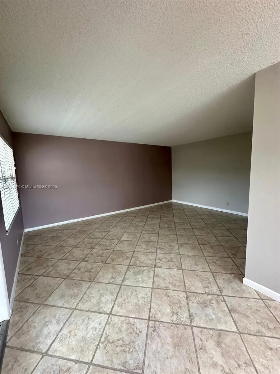 Photo of Listing #A11896076