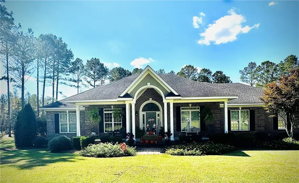 6893 Hilton Hall Road, Other