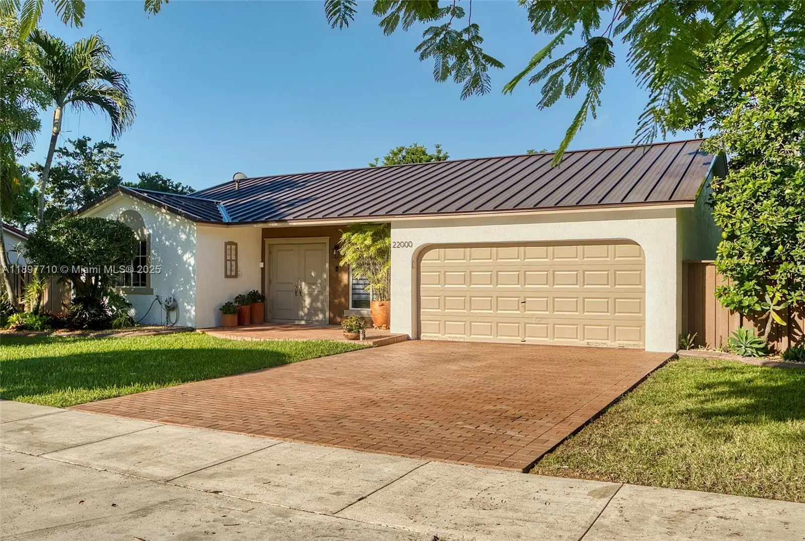 Photo of Listing #A11897710