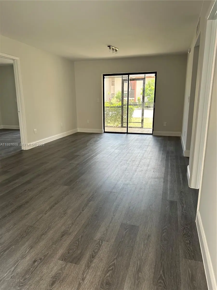 Photo of Listing #A11897689