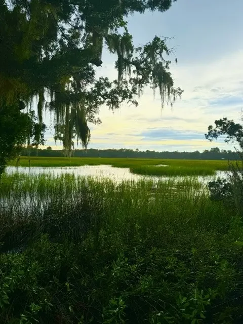 W Mission Drive, Darien